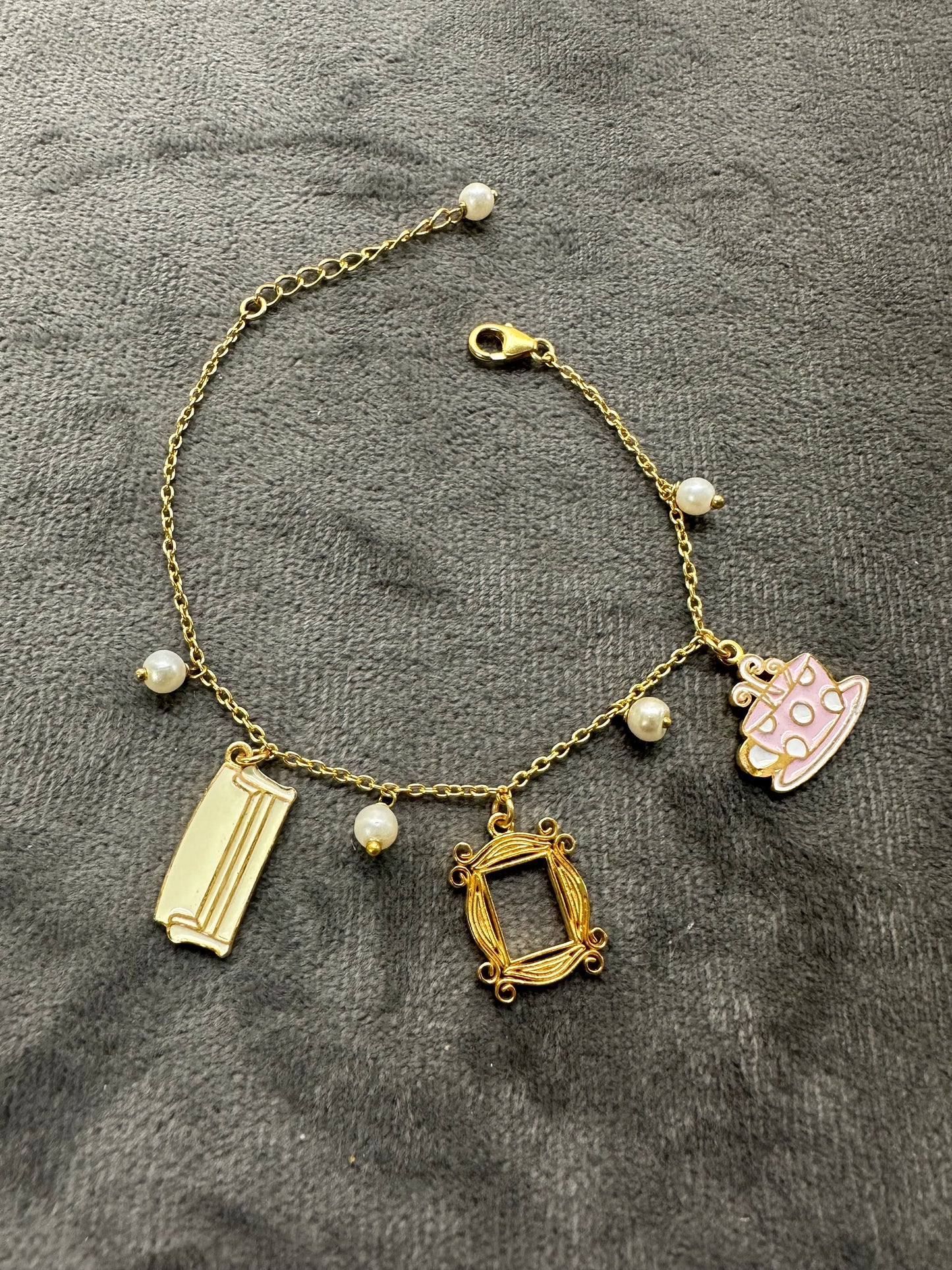 FRIENDS CHARM BRACELET