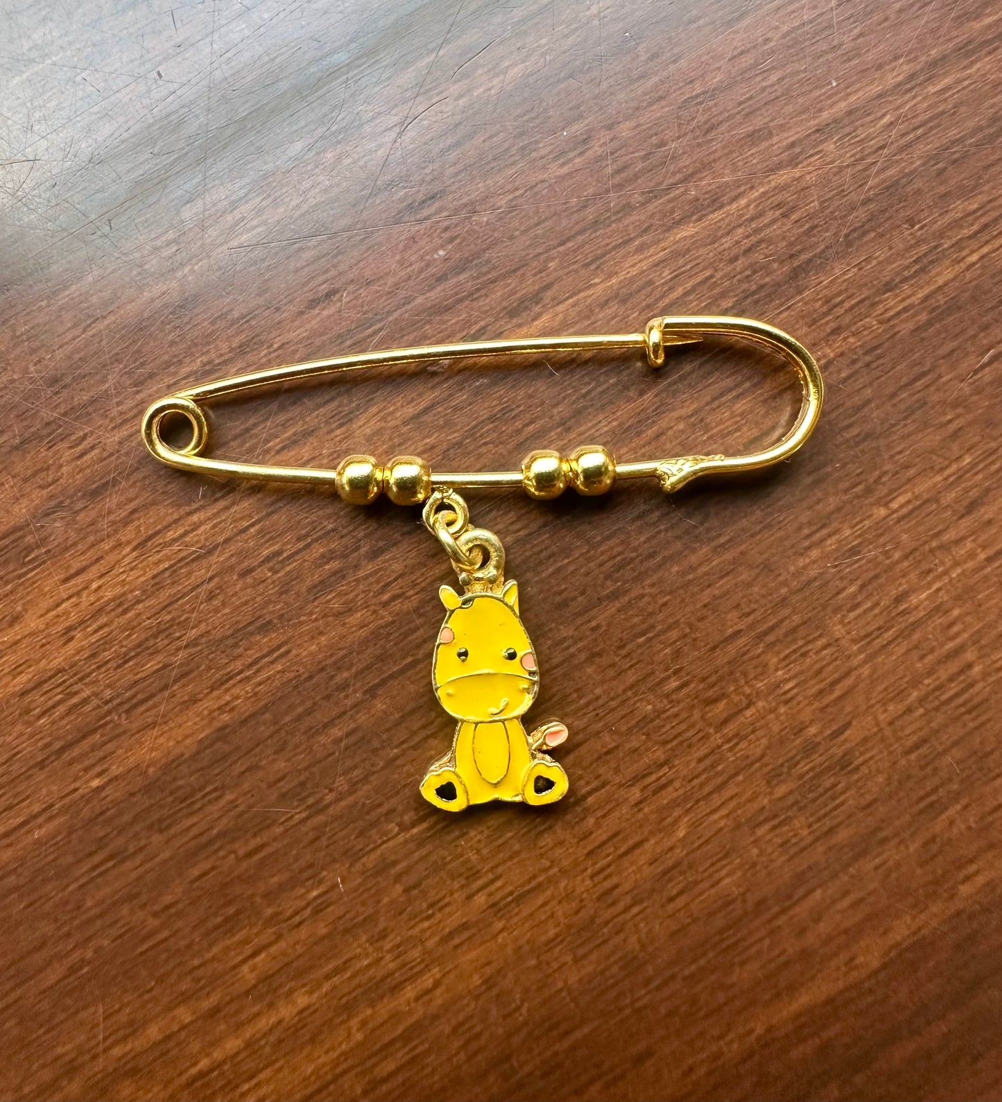 GIRAFFE LAPEL PIN