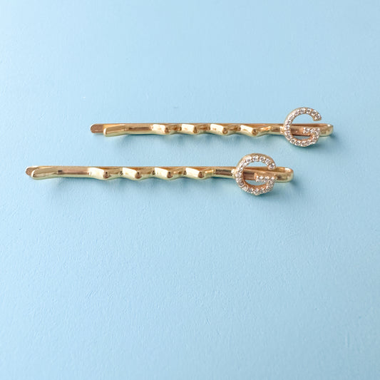 "G" INITIAL IN GOLD PLATED HAIR PINS