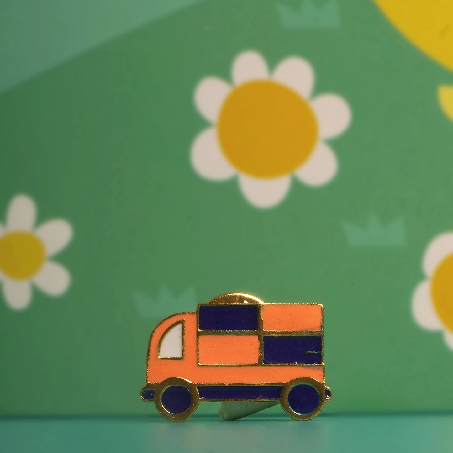 TRUCK BROOCH