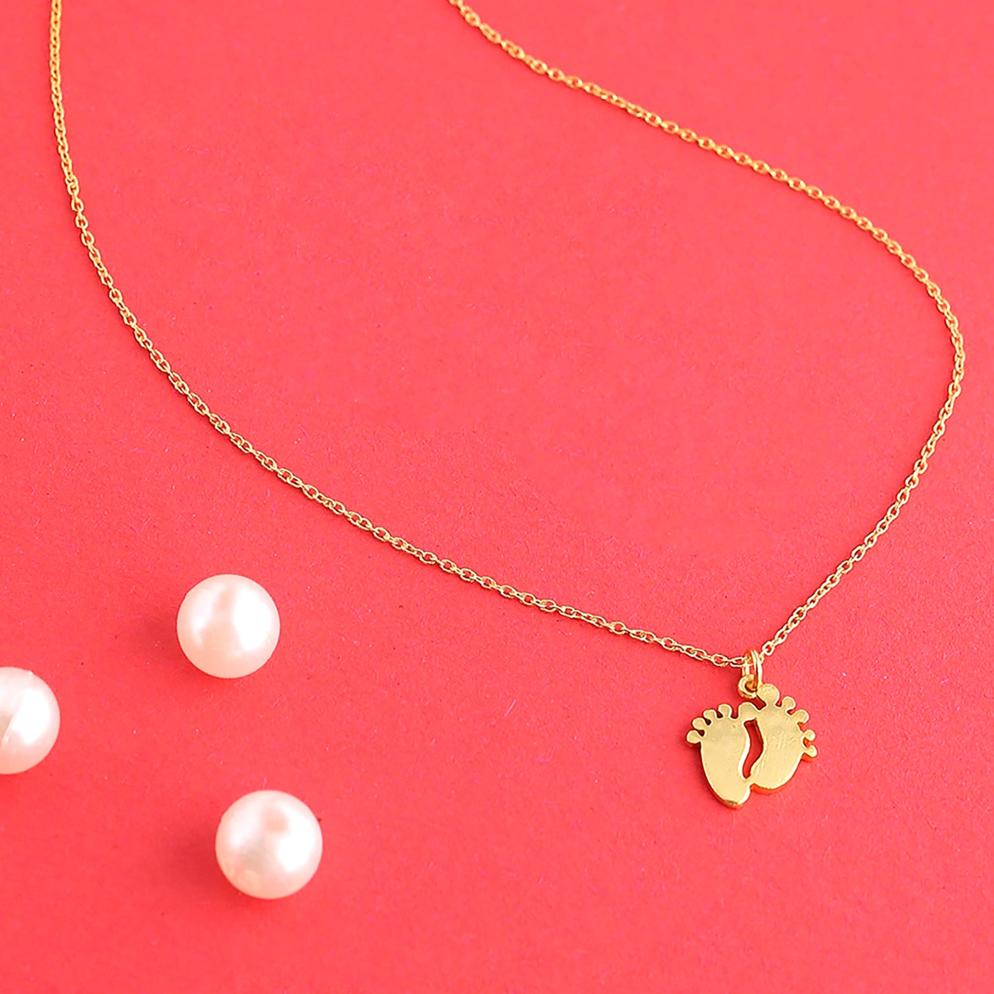 LIL FEET NECKLACE