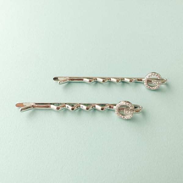 "G" INITIAL IN SILVER POLISH HAIR PINS