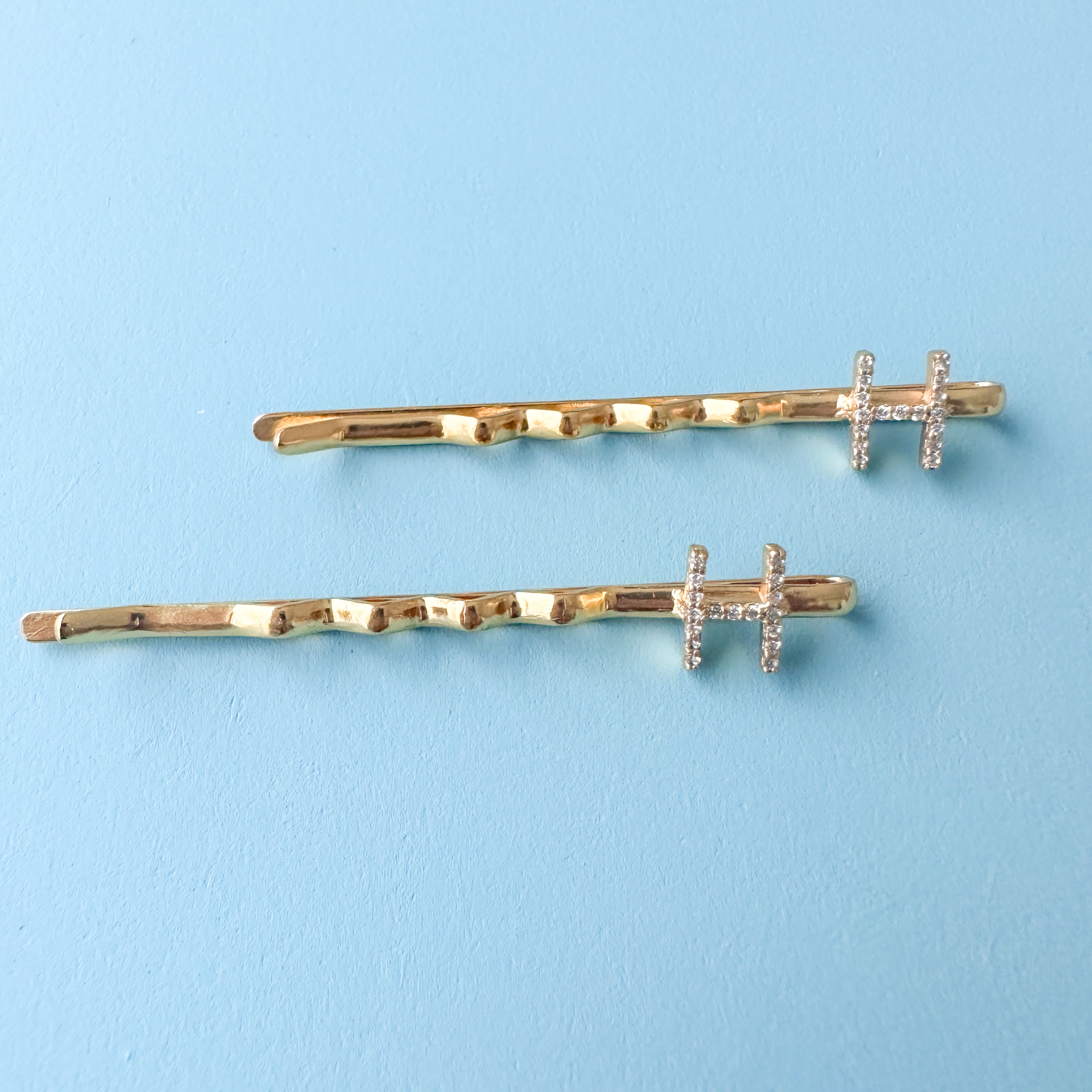 "H" INITIAL IN GOLD PLATED HAIR PINS