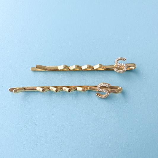 "S" INITAL IN GOLD PLATED HAIR PINS