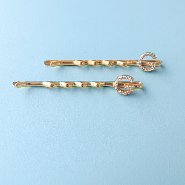 "G" INITIAL IN GOLD PLATED HAIR PINS