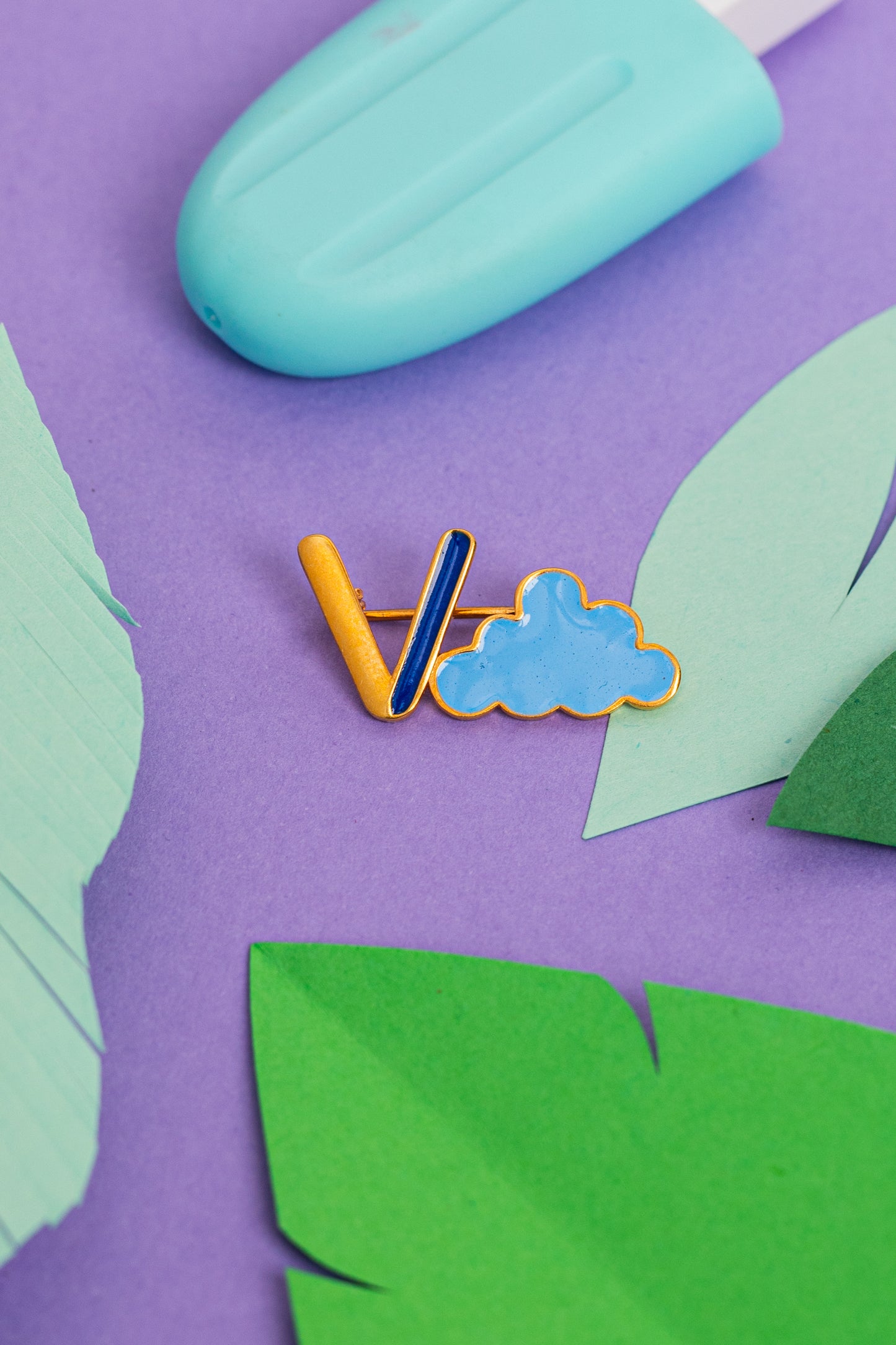 "V" WITH CLOUD NAME PIN